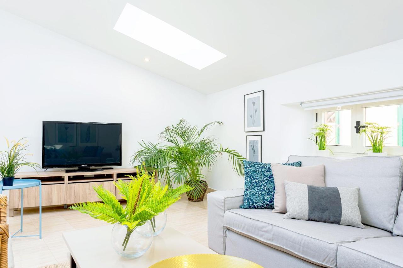 Genteel Home Marin Garcia มาลากา ภายนอก รูปภาพ